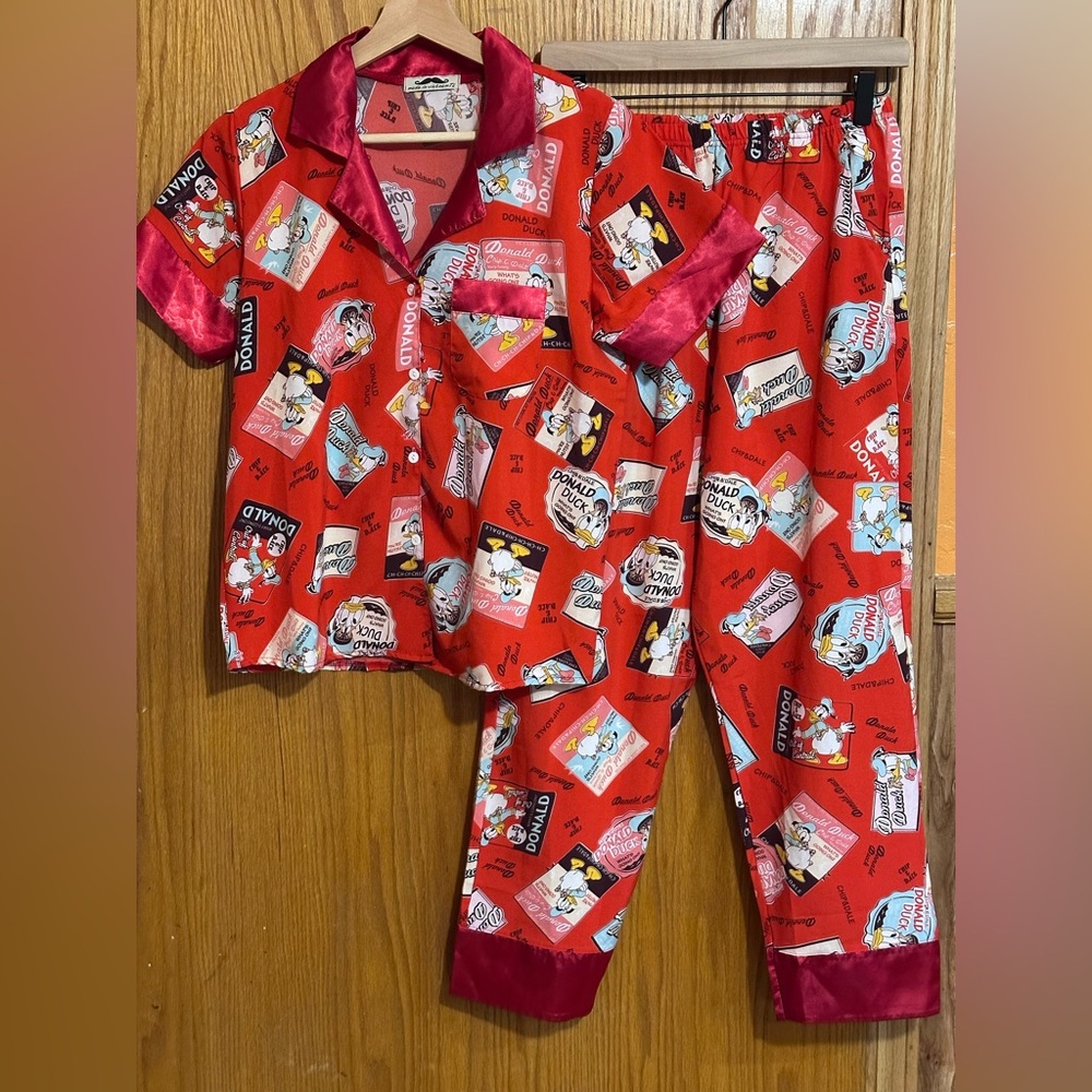 Disney Donald Duck satin‎ pajamas 2 piece pockets